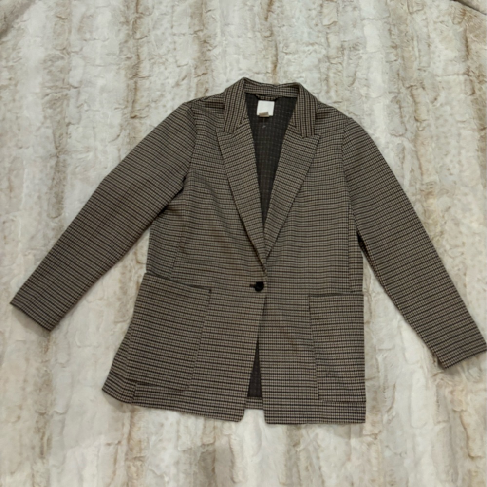 H&M blazer size 12. Never worn!